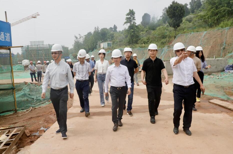 k1体育集团“做大影响力”专责事情组调研聚峰谷项目