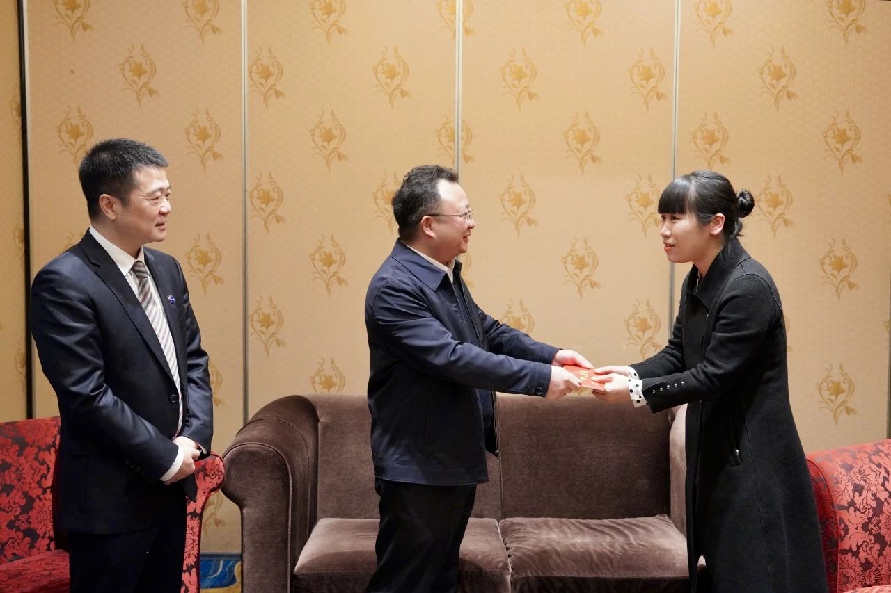 k1体育委党委委员、、、副主任何政一行走访慰问省k1体育集团生涯难题党员