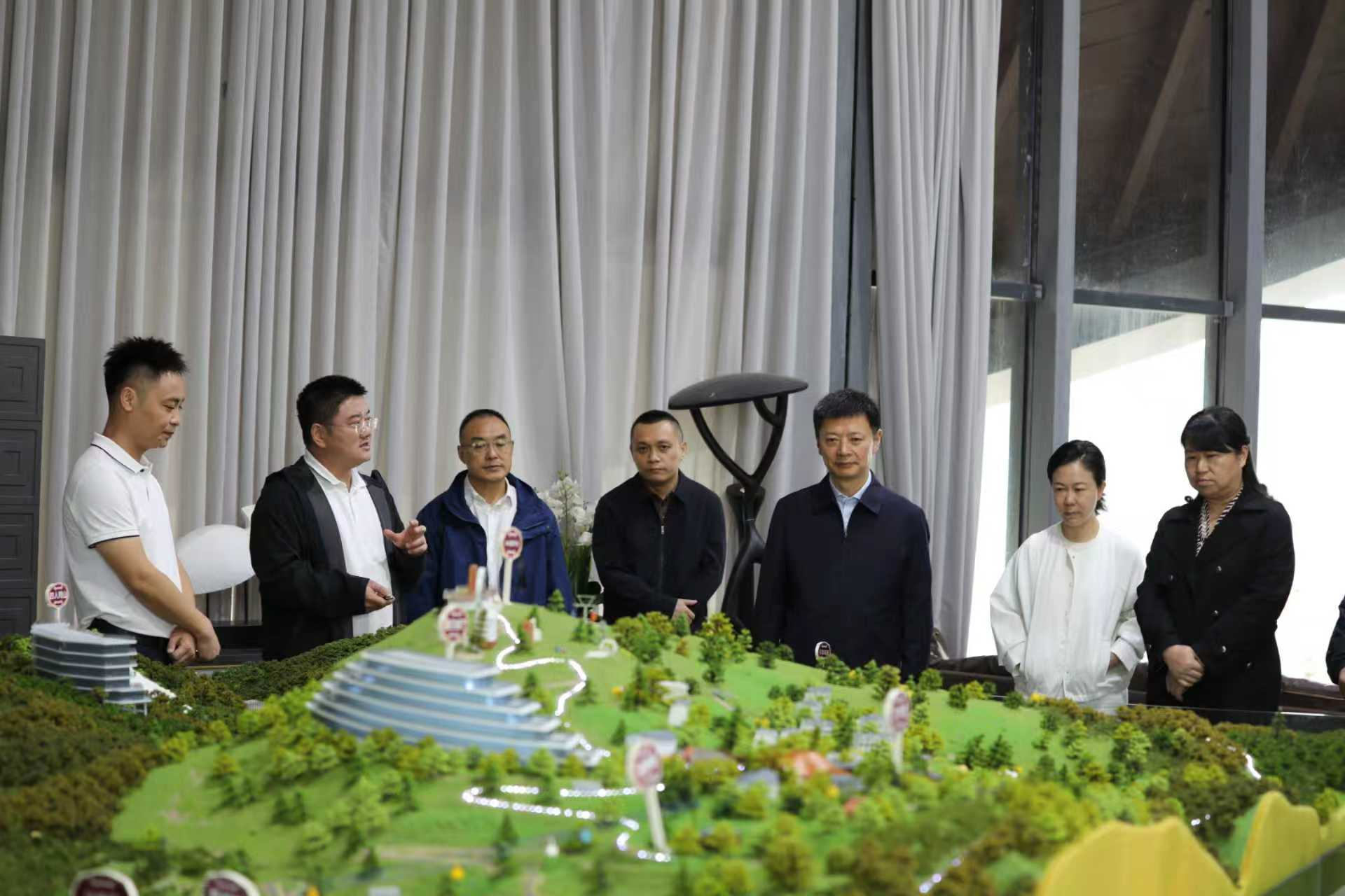 深入贯彻省委十二届七次全会精神 共绘高原旅游新蓝图——省k1体育集团与雅安市委、、、市政府配合前往雅安市牛背山景区开展调研并现场办公