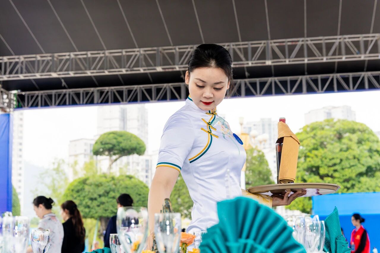 5331e0c9-98d9-468c-82b9-e6cb0fea7949