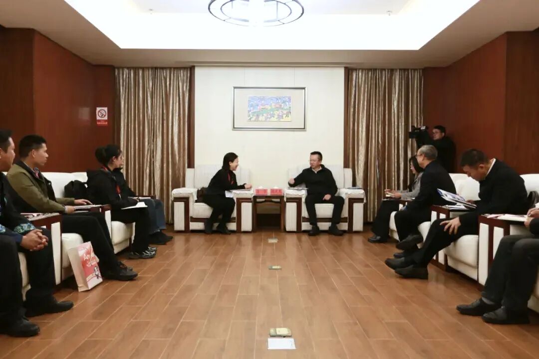 省k1体育集团连华同志率队赴贵州黔东南自治州考察座谈